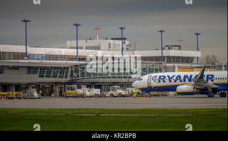 Ryan Air Flugzeug, Field Airport Schönheit, Brandenburg, Deutschland, Flughafen Schönefeld, Deutschland Stockfoto