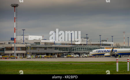 Ryan Air Flugzeug, Field Airport Schönheit, Brandenburg, Deutschland, Flughafen Schönefeld, Deutschland Stockfoto
