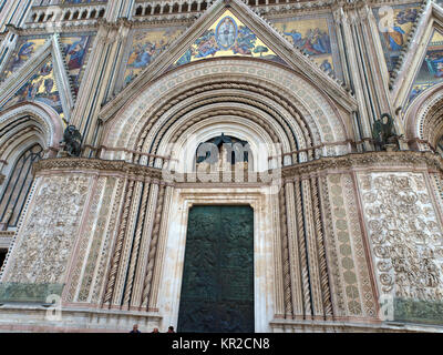 Main West Portal - Dom von Orvieto. Orvieto, Umbrien, Italien Stockfoto