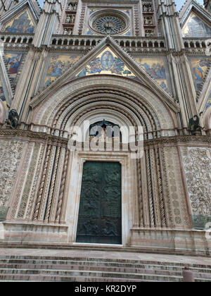 Main West Portal - Dom von Orvieto. Orvieto, Umbrien, Italien Stockfoto