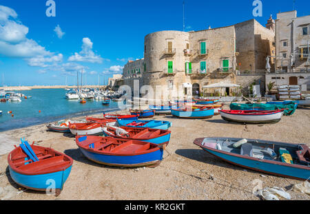 Alte Hafen von Vlissingen, Provinz Bari, Apulien, Süditalien. Stockfoto