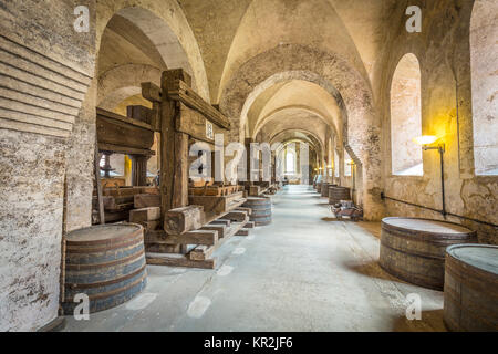 EBERBACH, Deutschland - Juni 6, 2016: alte Weingut in Eberbach. Die Abtei ist eine ehemalige Zisterzienserabtei in der Nähe von Eltville am Rhein im Rheingau, Deutschland. Stockfoto