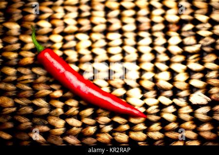 Paprika auf einem gemusterten Oberfläche Stockfoto