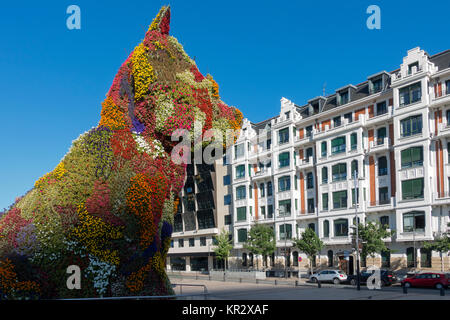 Welpe Blume Skulptur. Künstler: Jeff Koons. Guggenheim Museum. Bilabao. Spanien Stockfoto