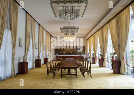 Tagungsraum im Palast der Wiedervereinigung in Ho Chi Minh City, Vietnam. Stockfoto