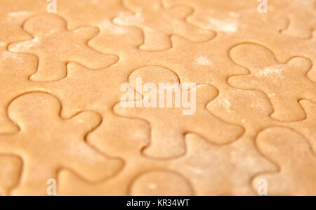 Backen Weihnachten Lebkuchen cookies, Kochen in der Küche. Stockfoto