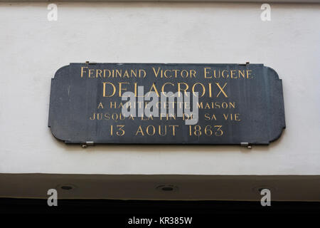Plakette über der Tür der Nationalen Eugène Delacroix Museum (Musée national Eugène Delacroix), Paris, Frankreich Stockfoto