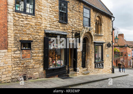 Die Heritage Country shop auf steilen Hügel, Lincoln, England, Großbritannien Stockfoto