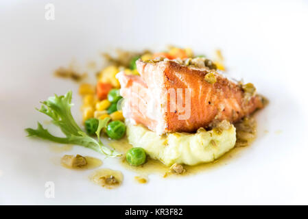 Lachs, gegrillt Stockfoto