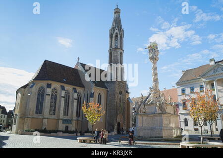 Ziege Kirche und Dreifaltigkeitssäule in Sopron, Ungarn Stockfoto