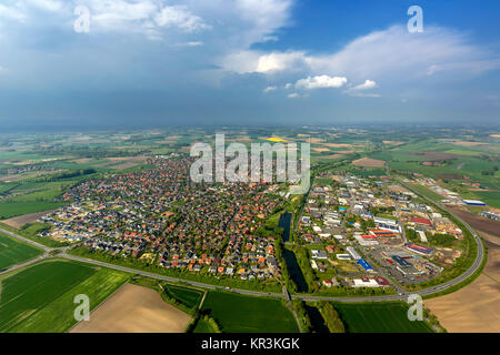 Olfen, Stadt im Grünen, bewölkter Himmel über Olfen, Münsterland, Olfen, NRW, Deutschland, Europa, Luftaufnahme, Vögel-Augen-blick, Antenne vie Stockfoto