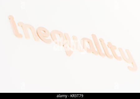 Ungleichheit Holz Buchstaben Stockfoto
