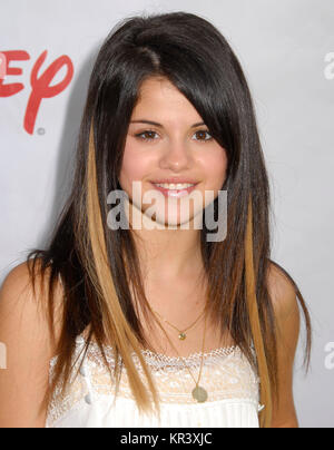 LOS ANGELES, Ca - Juni 08: Schauspielerin Selena Gomez nimmt an der 19. jährlichen "Zeit für Helden" Nutzen für die Elizabeth Glaser Pediatric Aids Foundation in Wadsworth Theater am 8. Juni in Los Angeles, Kalifornien 2008 statt. Foto von Barry King/Alamy Stock Foto Stockfoto