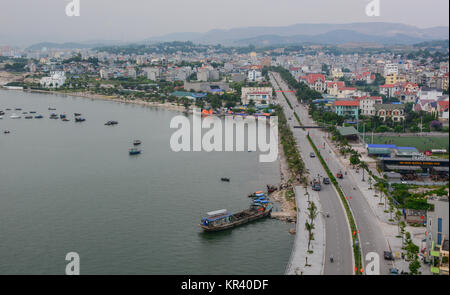 Ha Long, Vietnam - 23. Mai 2016. Luftaufnahme von Ha Long, Vietnam. Ha Long ist die Hauptstadt und 1st-class provinziellen Stadt der Provinz Quang Ninh, Vi Stockfoto