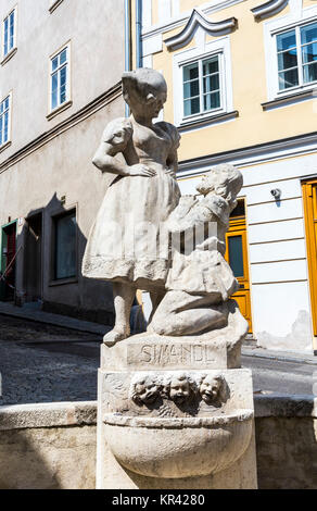 Historische Simandl Brunnen in Krems, Österreich Stockfoto