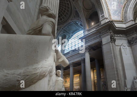 PARIS - 7 April, 2017: Statuen im Pantheon in Paris, Frankreich Stockfoto