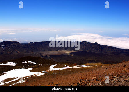 Wolken und Berge in der Nähe von Vulkan Teide Stockfoto