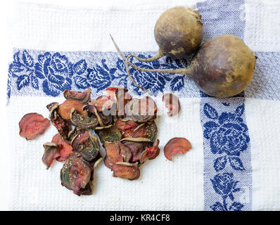 Rote Bete-chips Stockfoto