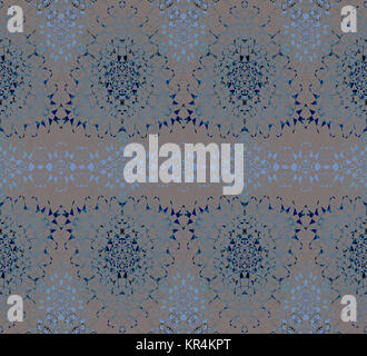 Abstrakte geometrische nahtlose Hintergrund in ruhigen Farben. Zarte regelmäßige Dreieck Muster blau grau und violett auf Hellbraunem, verzierte und umfangreich. Stockfoto