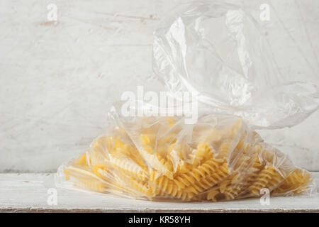 Pasta auf dem zellophan Paket horizontaler Stockfoto