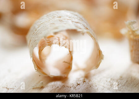 Holzspäne mit geringer Tiefenschärfe. Stockfoto