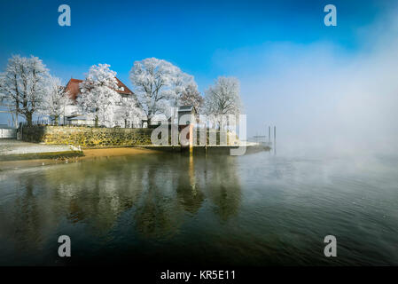 Zollenspieker Fähre Bootshaus an der Elbe in Kirchwerder, 4 und sumpfige Land, Hamburg, Deutschland, Europa, Zollenspieker Fährhaus an der Elbe in Kirchwer Stockfoto