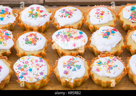 Hausgemachte Ostern hausgemachte Muffins von meiner Mutter und meinen Kindern gemacht Stockfoto