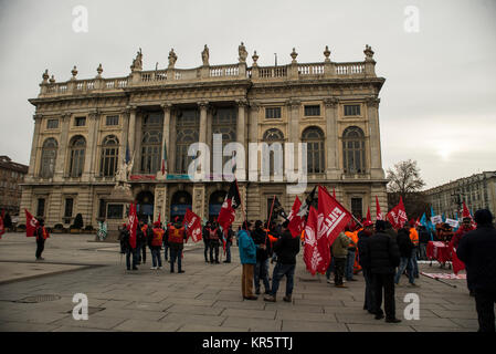 Turin, Piemont, Italien. 18 Dez, 2017. Turin, Italy-December 18, 2017: Nationale demonstration Streik in der Baubranche in Turin Credit: Stefano Guidi/ZUMA Draht/Alamy leben Nachrichten Stockfoto