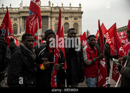 Turin, Piemont, Italien. 18 Dez, 2017. Turin, Italy-December 18, 2017: Nationale demonstration Streik in der Baubranche in Turin Credit: Stefano Guidi/ZUMA Draht/Alamy leben Nachrichten Stockfoto