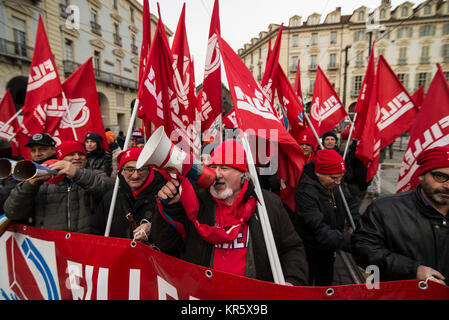 Turin, Piemont, Italien. 18 Dez, 2017. Nationalen demonstration Streik in der Baubranche in Turin, Italien. Credit: Stefano Guidi/ZUMA Draht/Alamy leben Nachrichten Stockfoto