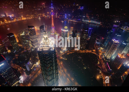 Shanghai, China - April 01, 2016: Luftaufnahme von Shanghais Finanzviertel von Shanghai World Financial Center. Stockfoto