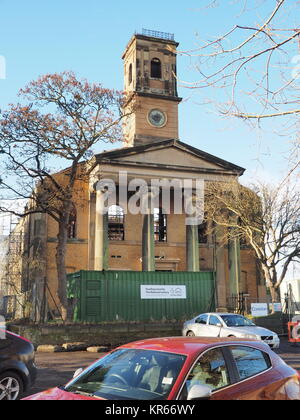 Sheerness, Kent, Großbritannien. 19 Dez, 2017. Sheerness Dockyard Kirche Vertrauen (Vorsitzende wird Palin Sohn von Michael Palin) hat Hugh Broughton Architekten auf die Restaurierung, die darauf abzielt, die Grad II * denkmalgeschützte Gebäude am Eingang der ehemaligen Königlichen Werft auf der Insel Sheppey zu verwandeln, im Jahr 2001 durch einen Brand schwer beschädigt. Dies ist eine wegweisende £ 4,75 m Heritage Lottery Fund Projekt (zusätzliche Mittel aus historischen England). Das Gebäude ist ein architektonisches Meisterwerk und eines der wichtigsten Gebäude in Gefahr in den Südosten. Credit: James Bell/Alamy leben Nachrichten Stockfoto