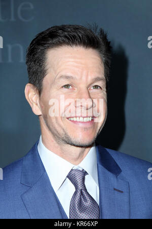 Beverly Hills, Ca. 18 Dez, 2017. Mark Wahlberg, bei der Premiere von Sony Pictures Entertainment "alles Geld der Welt' an der Samuel Goldwyn Theater, in Beverly Hills, Kalifornien am 18. Dezember 2017. Credit: Faye Sadou/Medien Punch/Alamy leben Nachrichten Stockfoto