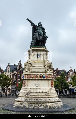 Statue von Jacob Van Artevelde in der vrijdagmarkt Platz im alten historischen Zentrum der mittelalterlichen Stadt Gent, Belgien Stockfoto