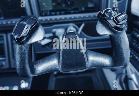 Im Cockpit des snall Flugzeug. Das Lenkrad des Flugzeugs. Close up Lenkrad Stockfoto