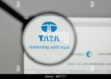 Mailand, Italien - 1. November 2017: Tata Logo auf der Homepage. Stockfoto