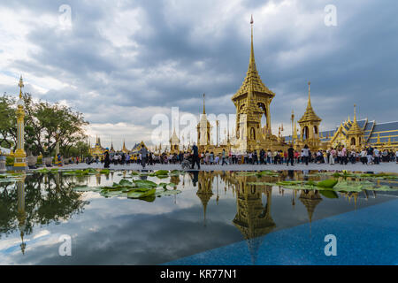 Bangkok, Thailand - Dezember 4, 2017: Ausstellung von König Rama IX Royal Krematorium, wo die Regierung für die Öffentlichkeit geöffnet in Erinnerung an den König Stockfoto