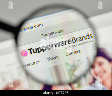 Mailand, Italien - 1. November 2017: Tupperware Marken Logo auf der Homepage. Stockfoto