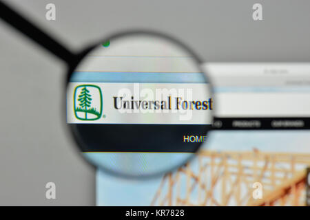 Mailand, Italien - 1. November 2017: Universal Forest Products Logo auf der Homepage. Stockfoto