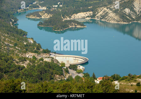 Luftaufnahme über Castillon See, Behälter und Hyroelectric Dam in der Nähe von Castellane, im Tal des Verdon, Alpes-de-Haute-Provence, Frankreich Stockfoto