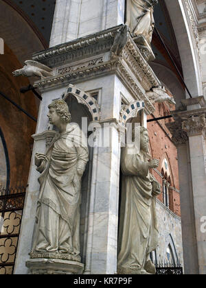 Siena - wunderbar Capella di Piazza Palazzo Pubblico und Sansedoni Palast eingerichtet Stockfoto