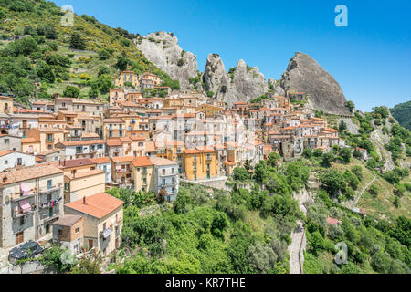 Malerischer Blick auf Castelmezzano, Provinz Potenza, in der Süditalienischen Region Basilicata. Stockfoto