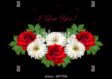 Grußkarte mit roten Rosen und weißen Lilien und Gruß ich Liebe dich auf schwarzem Hintergrund Stockfoto