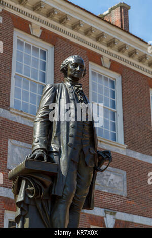 George Washington Statue von Joseph A. Bailly außerhalb der Independence Hall in Philadelphia, Pennsylvania, USA. Stockfoto