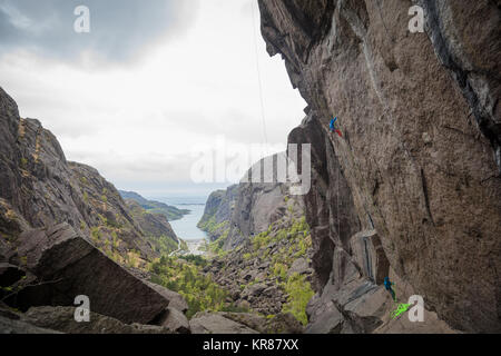 Herkömmliche Klettern in Norwegen Stockfoto