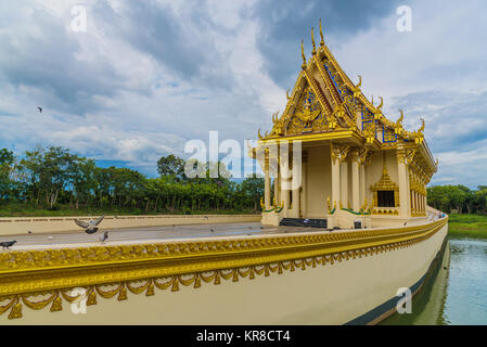 Die einzigartige Schiffbau Wat Sa Prasan Suk Tempel in Ubon Ratchathani, Thailand. Stockfoto