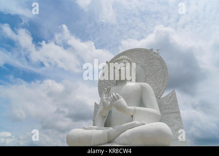 Großen Weißen Buddha Bild in Saraburi, Thailand. Stockfoto