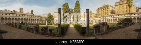 Michelangelos Kreuzgang in den nationalen Römischen Museum Panoramablick, Rom, Italien Stockfoto