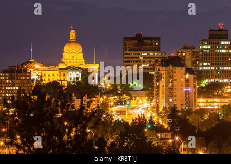 Kanada, Alberta, Edmonton, Stadtbild bei Nacht Stockfoto