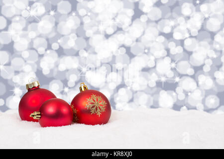Rote Weihnachtskugeln Weihnachten Hintergrund Weihnachtskarte Deko Schnee Winter Textfreiraum Stockfoto